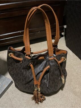 Michael Kors Bucket Bag